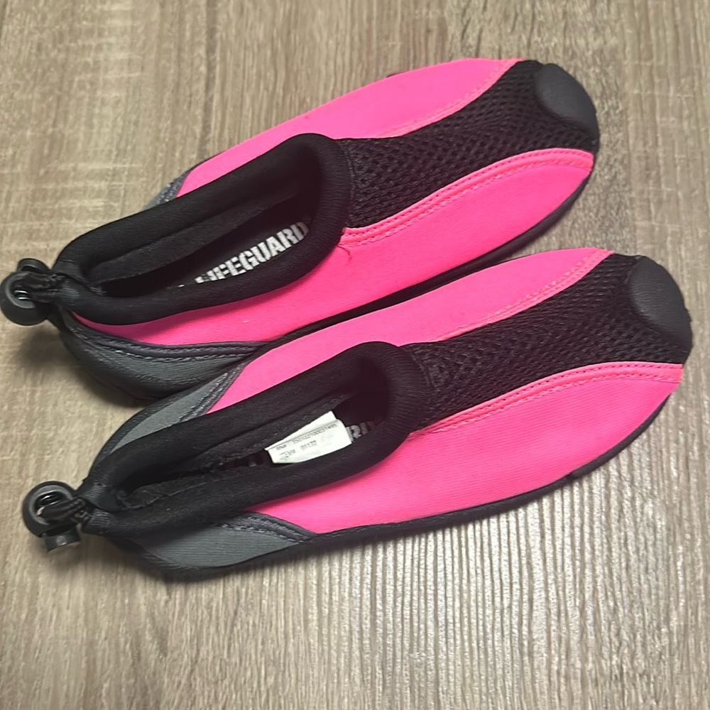Girls size 13 swim shoe. Worn one time.